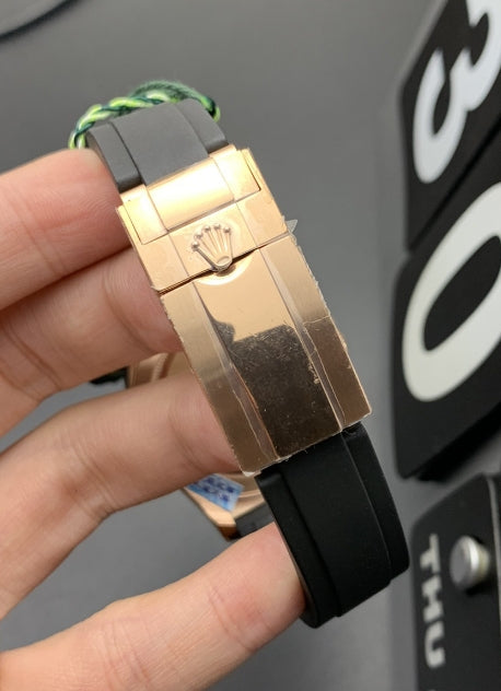 Rolex Cosmograph Daytona in 18 ct Everose gold